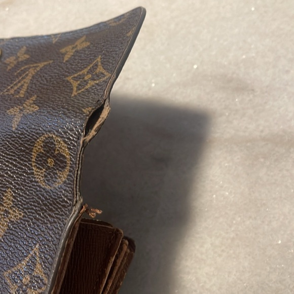 Vintage Louis Vuitton wallet - Picture 11 of 14
